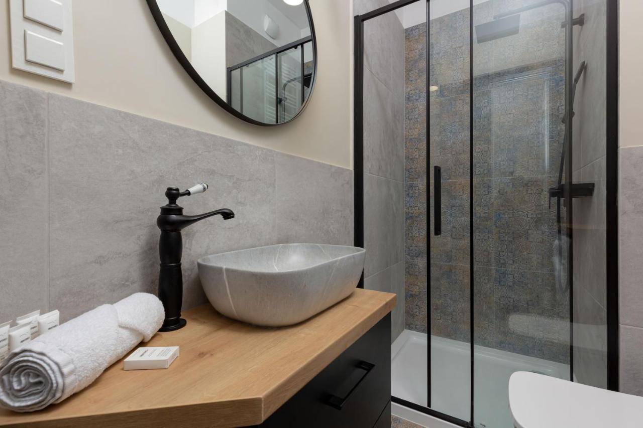 Home Factory Estate Praga Kotsisa By Noclegi Renters وارسو المظهر الخارجي الصورة