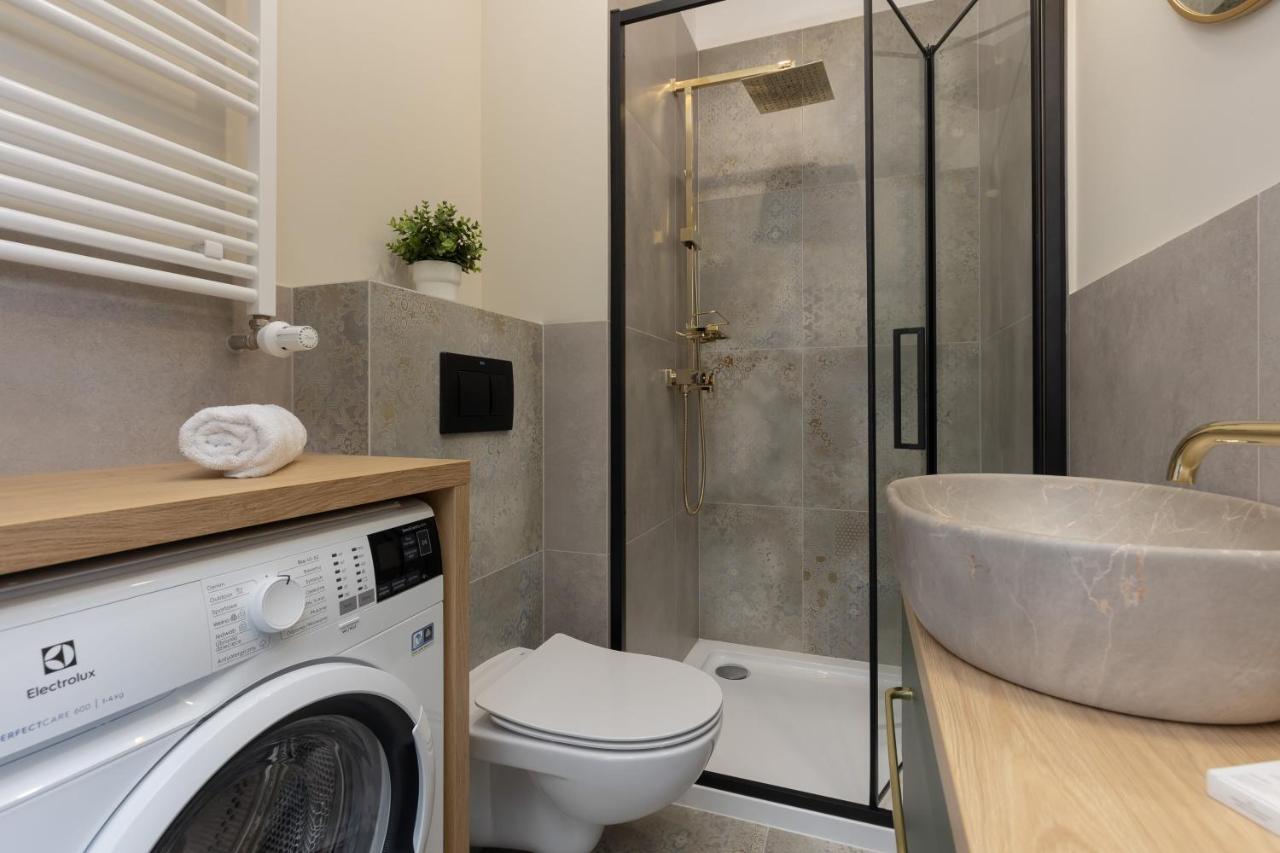 Home Factory Estate Praga Kotsisa By Noclegi Renters وارسو المظهر الخارجي الصورة